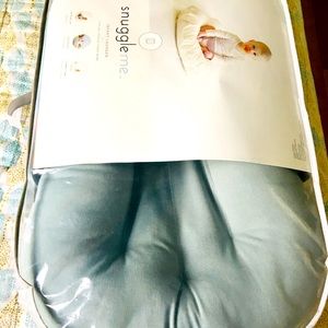 Snuggle me infant lounger 👶🏻